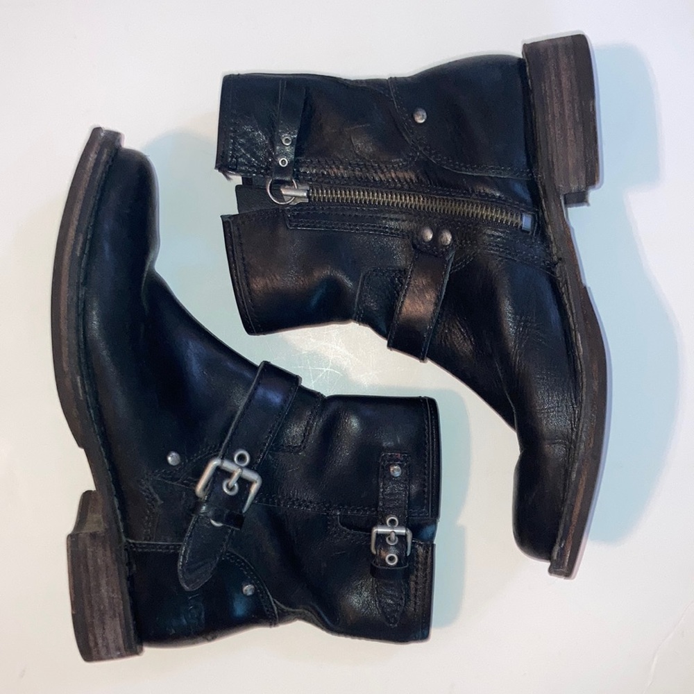 UGG Fabrizia Moto shearling footbed black leather biker boots sz 6